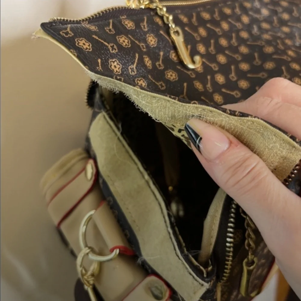 Fine Elegant Canine Couture Stylish Tan Black Faux Leather Signature Pet Carrier